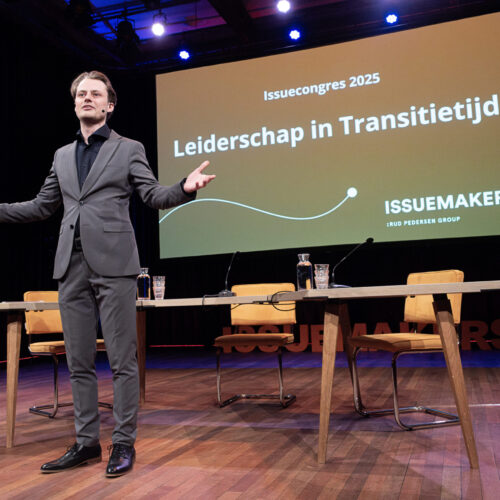 Daan Bos, dagvoorzitter. Nederland Amsterdam 23 januari 2025. Issuecongres 2025 in De Balie. Foto: Jan Boeve